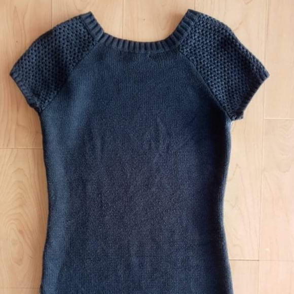 Made To Look Amazing Women's Medium Blue & White Short Sleeve Tunic Knit Sweater - Picture 2 of 5